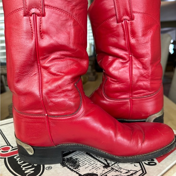 Red Justin boots - Picture 1 of 6